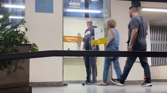 Vovó criminosa é detida aos 81 anos por extorsão após décadas de atividades ilícitas