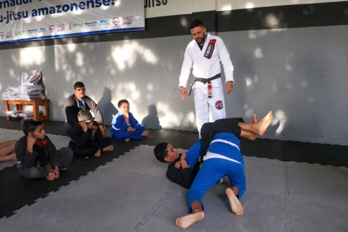 Novos Tatames e Kimonos Chegam a Academias de Jiu-Jitsu em Manaus, Impulsionando Projetos Sociais