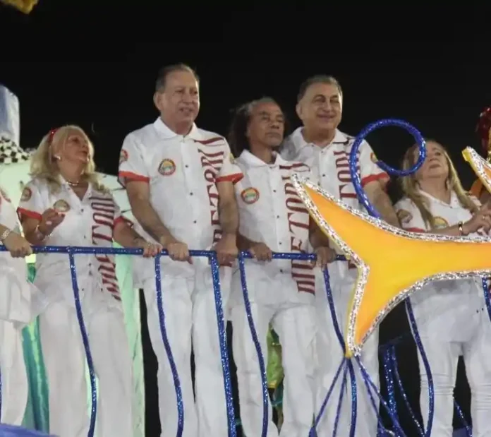 Notícias do Amazonas Elci Simões Deslumbra no Carnaval de Manaus com Seu Retorno ao Cargo