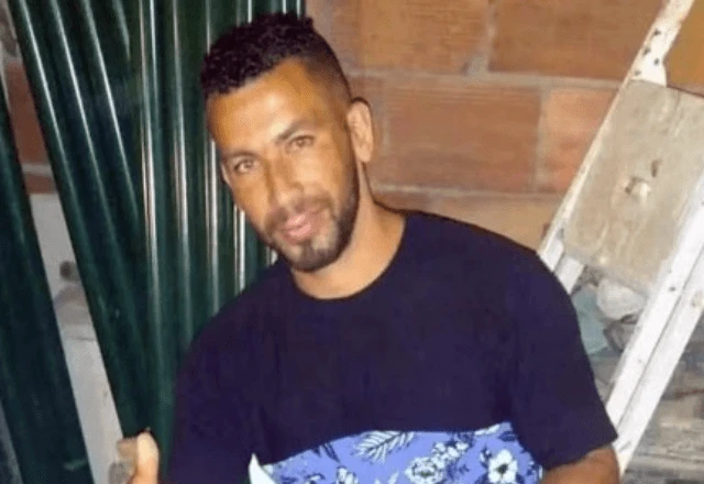 Notícias do Amazonas Homem é fatalmente esfaqueado durante confraternização em Irajá com colegas de trabalho Notícias do Amazonas Homem é fatalmente esfaqueado durante confraternização em Irajá com colegas de trabalho