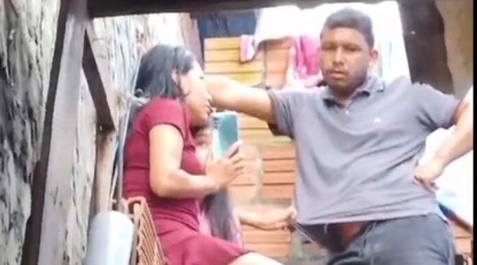 Notícias do Amazonas Homem em Manaus faz ex-esposa refém com faca após não aceitar o término do relacionamento de 12 anos
