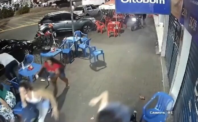 Notícias do Amazonas Homem Tragicamente Baleado em Frente a Padaria: Um Evento que Impactou a Comunidade