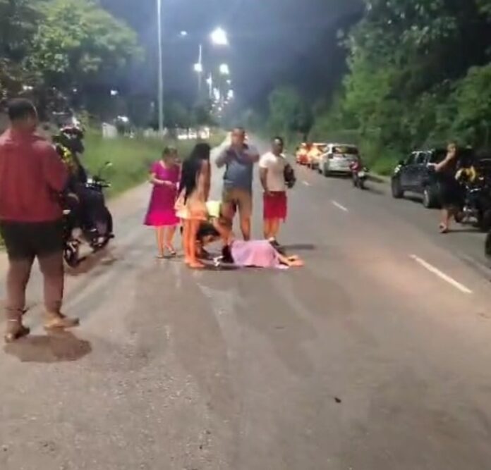 Notícias do Amazonas Motociclista e passageira sofrem ferimentos em grave acidente na Zona Norte de Manaus