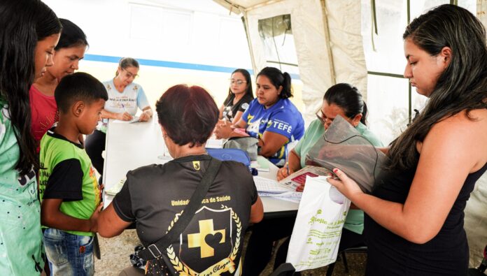 Notícias do Amazonas UBS Francisca Chagas promove atualização de peso e altura para beneficiários do Bolsa Família, além de serviços médicos e vacinação em Tefé