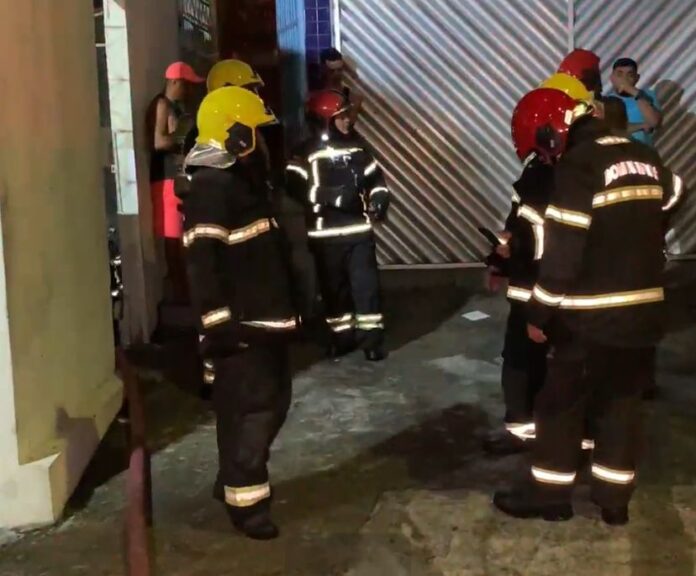 Incêndio Inicial Afeta Kitnets na Rua Comendador Vicente Cruz, Santo Antônio