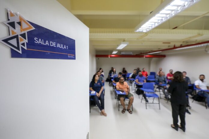 Escola Pública de Trânsito disponibiliza 405 oportunidades em cursos gratuitos durante abril