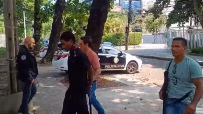 Funcionário detido sob suspeita de assassinar patrão em barbearia no Rio de Janeiro