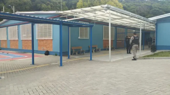 Estudantes agredem professora com facadas em escola no Rio Grande do Sul