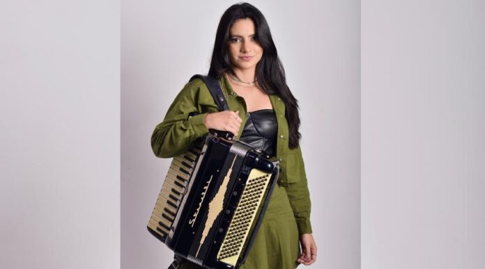 Martina: A Floresta que Brilhou no São João de 2024 com Seu Talento Musical