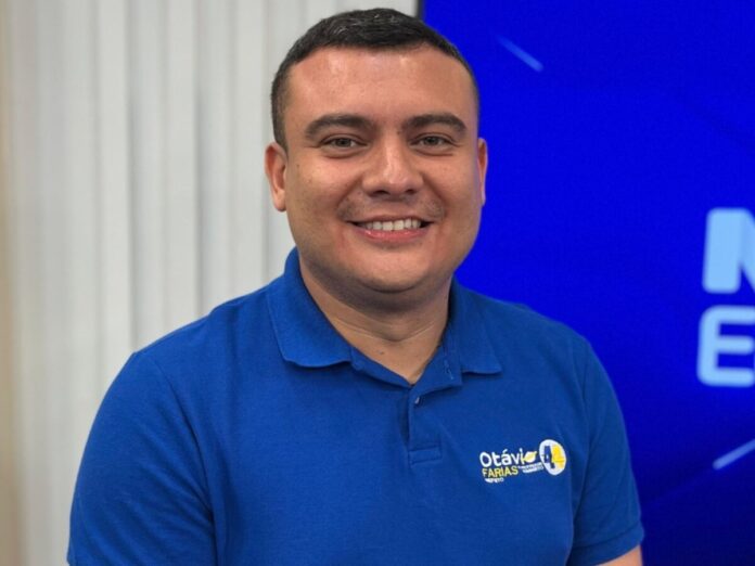 Prefeito do Amazonas Recebe Orientação para Evitar Associação de Salários de Servidores com Imagem Pessoal