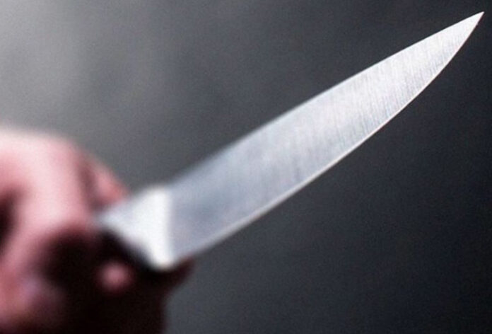 Filha aciona a polícia após pai agredir mãe com faca em Manaus