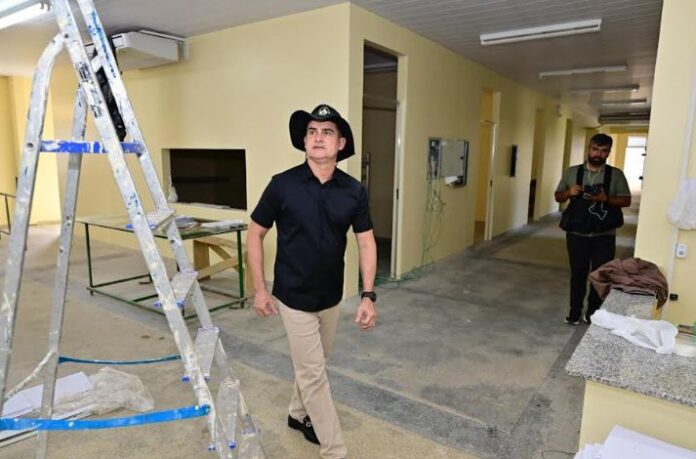 David Almeida inspeciona obras de UBSs na Zona Oeste e prevê finalizações até setembro