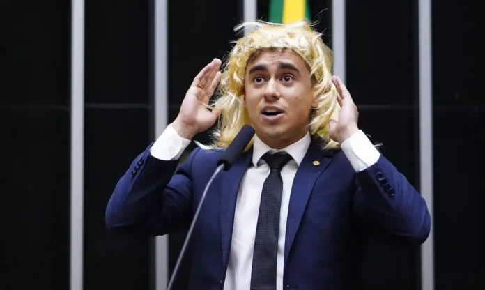 Justiça determina que Nikolas Ferreira indenize R$ 200 mil por discurso transfóbico na Câmara dos Deputados