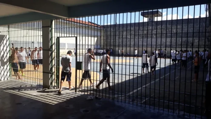 Justiça do Amazonas sentencia trio a 20 anos por decapitação de detento em presídio de Puraquequara