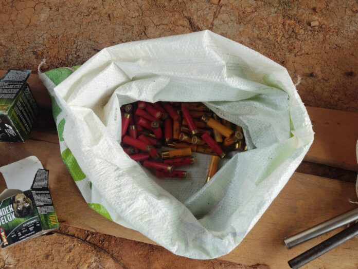 Notícias do Amazonas Espingardas e 76 cartuchos apreendidos em Coari durante operação contra ‘piratas dos rios