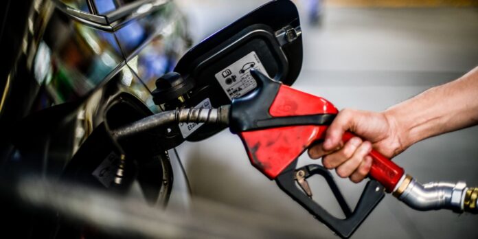 Posto de Combustível Recebe Autuação por Usar Marca de Distribuidora sem Credenciamento Adequado