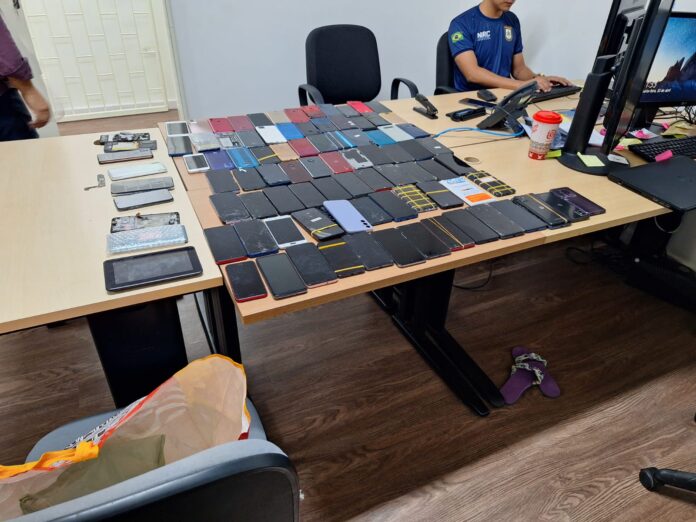 Proprietário de assistência técnica é detido com 93 celulares irregulares no Centro de Manaus