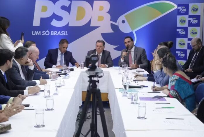 Fusão entre Podemos e PSDB: Potenciais Perigos para as Siglas Envolvidas