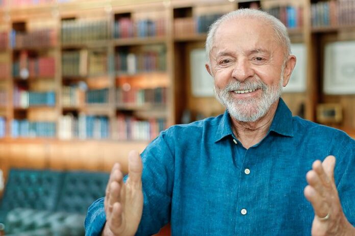 Lula Propõe Discussão Sobre a Eliminação da Escala 6×1 em Comemoração ao Dia do Trabalhador