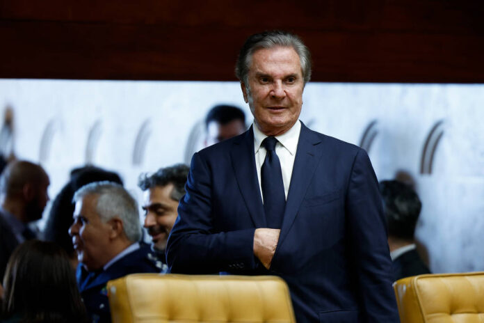 STF Concede Prisão Domiciliar ao Ex-Presidente Fernando Collor por Motivos Humanitários