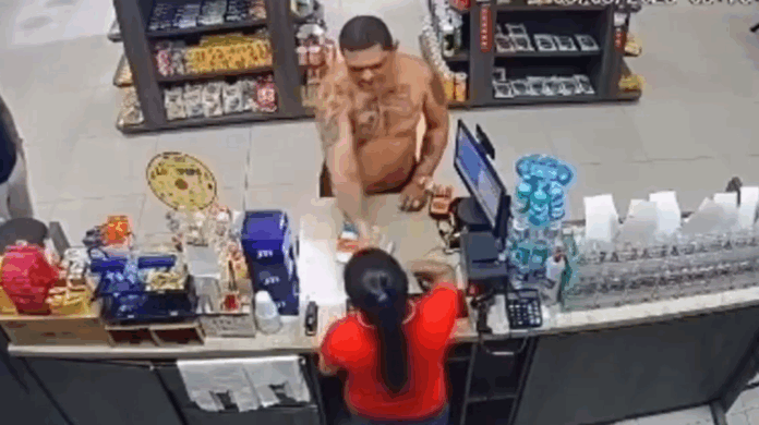 Cliente agride funcionária de loja em Manaus ao jogar cerveja e provoca tumulto