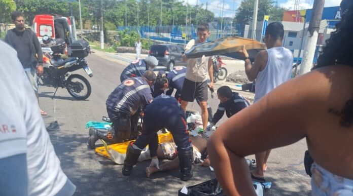 Motociclistas se envolvem em colisão fatal na Zona Sul de Manaus, resultando em uma morte e um ferido grave