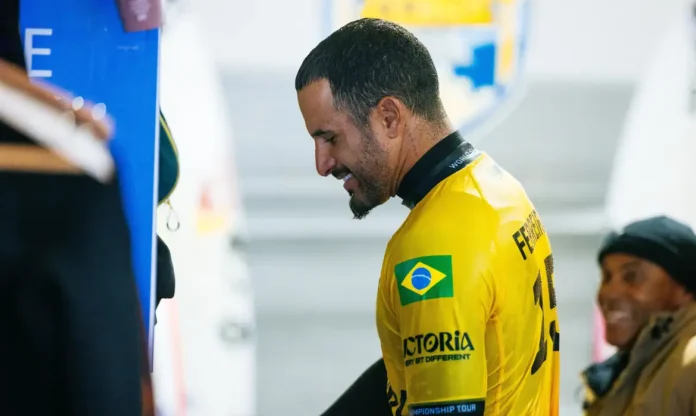Italo Ferreira brilha em sua estreia na etapa de Gold Coast com uma vitória convincente