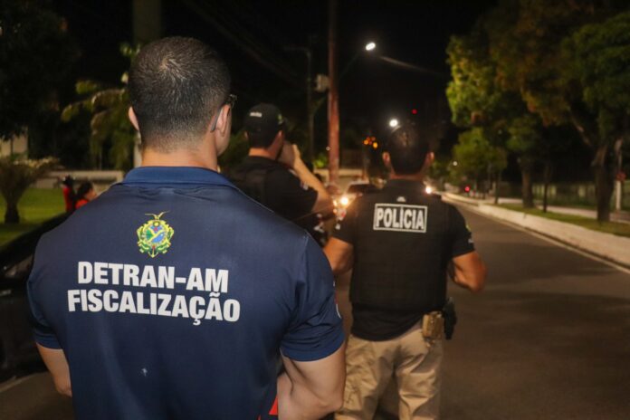 Motoristas Detidos por Dirigir Sob Efeito de Álcool em Manaus e Parintins