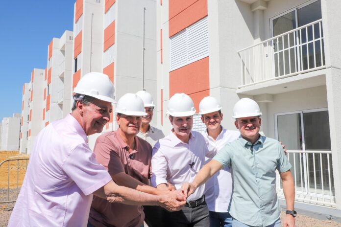 David Almeida e Jader Filho Inspecionam Avanços do Programa ‘Minha Casa, Minha Vida’ em Manaus