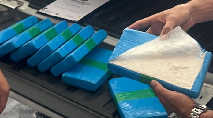 Nigeriano detido em Manaus com 58 kg de cocaína avaliada em R$ 4,3 milhões durante operação policial