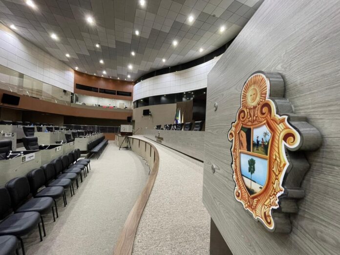 Vereador questiona CMM sobre contrato de R$ 2,7 milhões sem licitação e falta de transparência nas dispensas