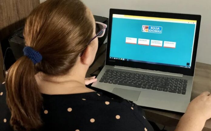 Lançamento dos Editais do Bolsa Idiomas e Pós-Graduação 2025 Acontece Hoje (7) em Manaus