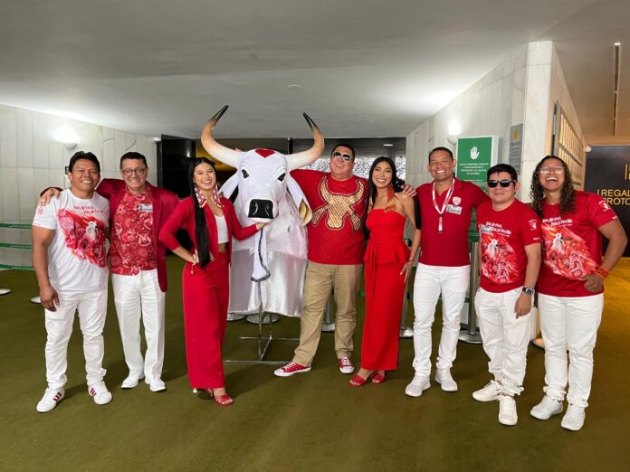 Boi-Bumbá Garantido Brilha em Homenagem na Câmara dos Deputados em Brasília
