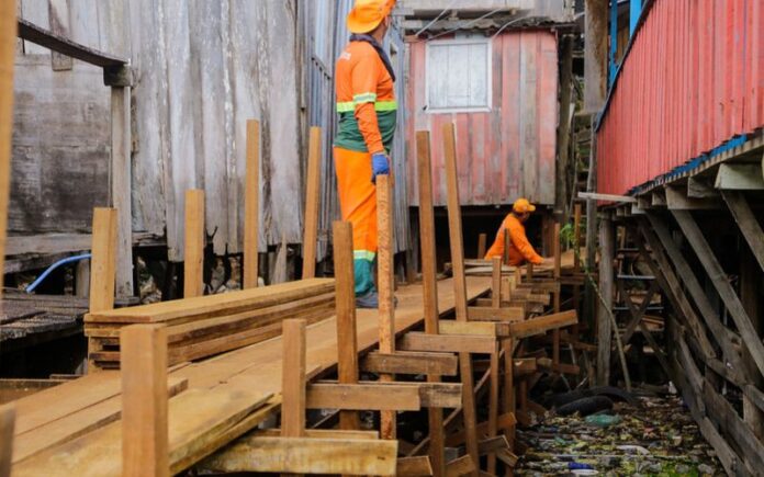 Prefeitura inicia construção de pontes para mitigar os efeitos da cheia em Manaus