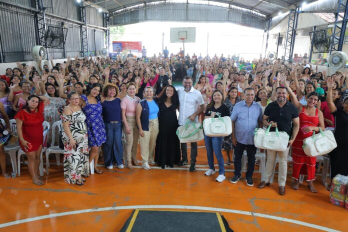 Governo do Amazonas distribui kits de enxoval e cestas básicas para gestantes em Manaus