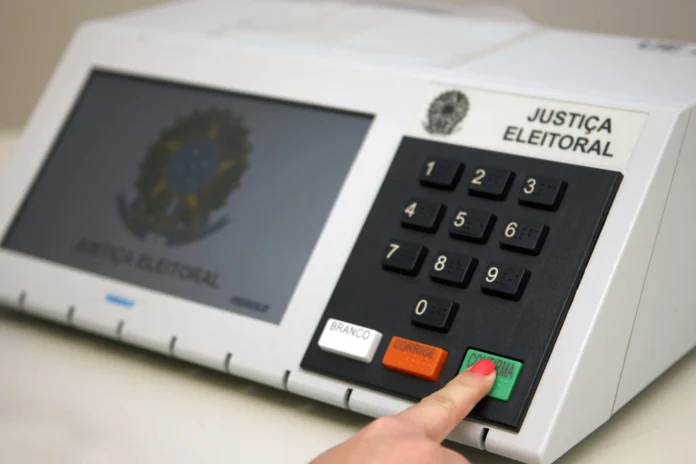 Mais de 5 milhões de eleitores correm o risco de ter seus títulos cancelados