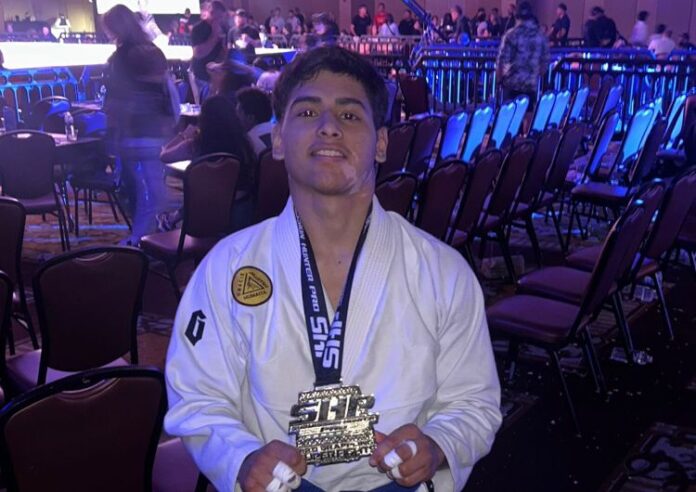 Oscar Bisneto, lutador amazonense, triunfa nos EUA e almeja o título no Mundial de Jiu-Jitsu