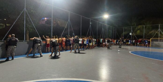 Premiação em maconha foi tema de torneio de futsal encerrado pela polícia em Manaus