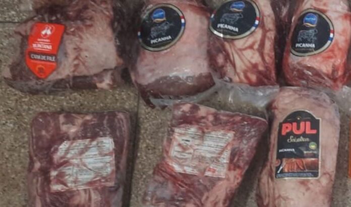 Homem é detido após roubar sete pacotes de picanha em supermercado no Amazonas