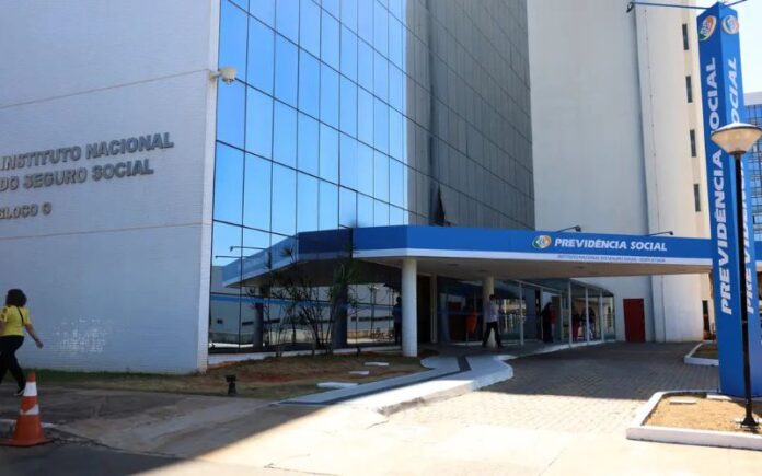 AGU Investiga Quatro Novas Entidades por Possíveis Descontos Irregulares no INSS