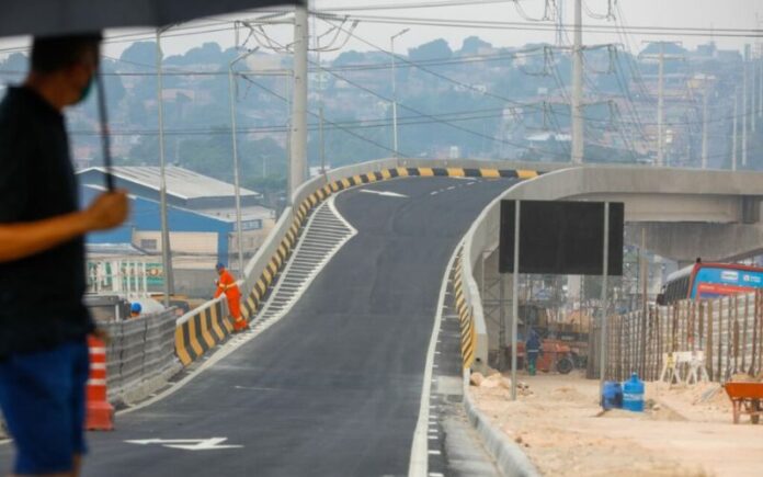 Motociclista perde a vida após queda do viaduto Rei Pelé na Zona Leste de Manaus
