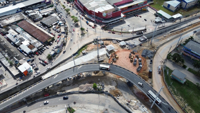 Avanço das Obras do Complexo Viário Rei Pelé com Remanejamento de Postes de Energia