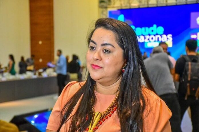 Vereadores de Maués protocolam denúncia contra prefeita do Amazonas por possíveis irregularidades administrativas