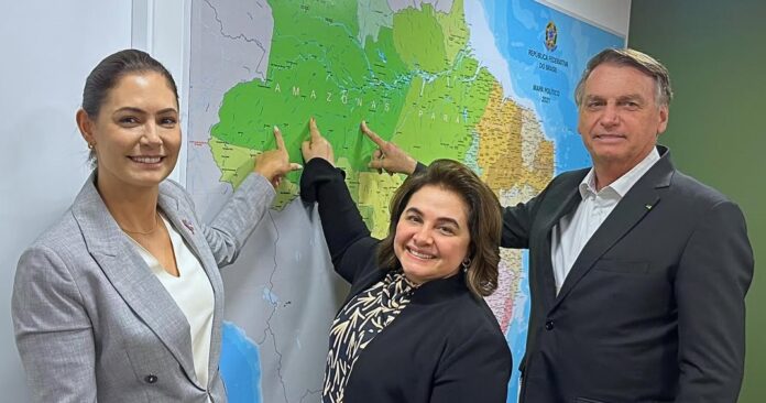 Bolsonaro Anuncia Apoio a Maria do Carmo na Corrida pelo Governo do Amazonas