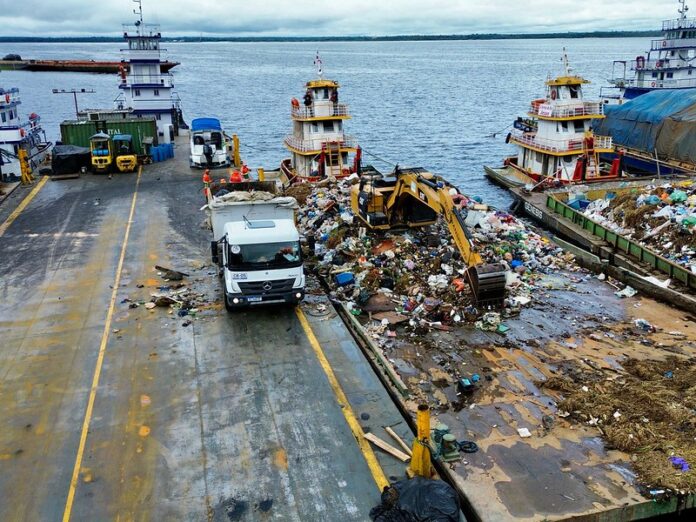 Descarte Irregular de Lixo nos Igarapés de Manaus Compromete Saúde Pública e Ecossistemas