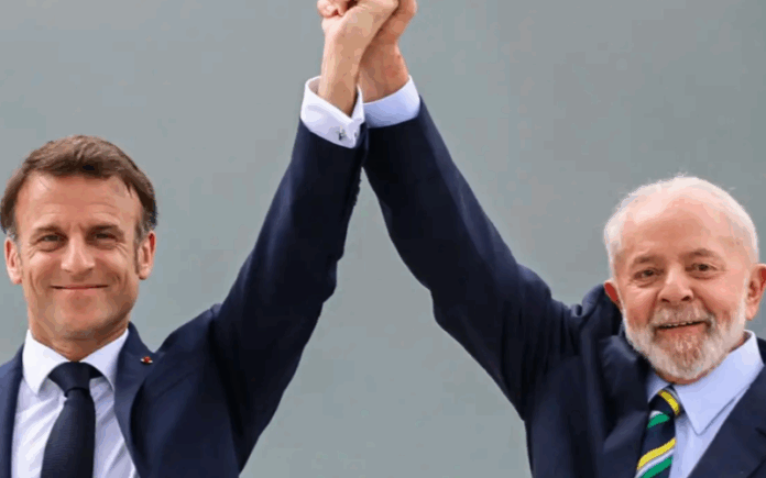 Lula Retorna à França Após 13 Anos para Estabelecer Nova Colaboração Climática com Macron