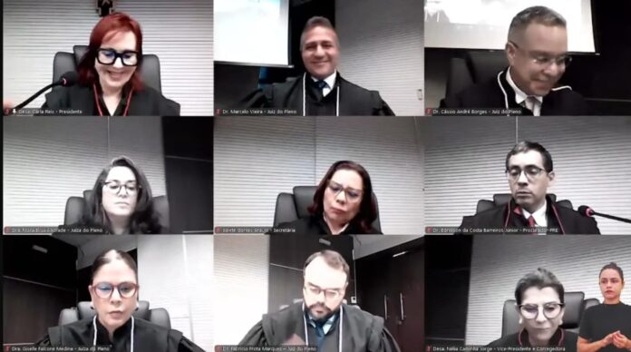 TRE-AM reverte decisão e confirma permanência de Ivon Rates como prefeito de Envira