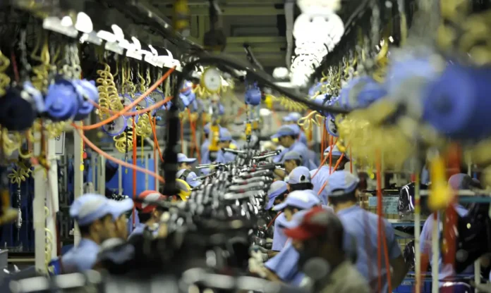 Setor Industrial Registra Mínima Variação de 0,1% em Abril de 2025