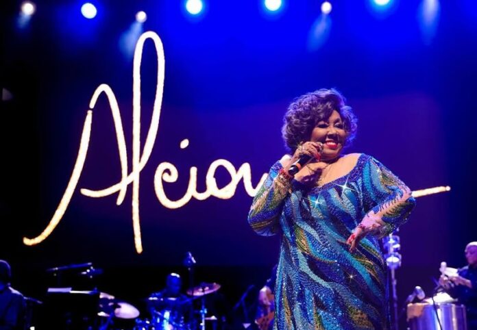 Ingressos de Pista para o Show de Alcione em Manaus se Esgotam Rapidamente