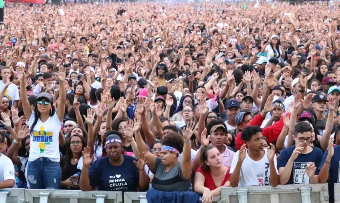 Crescimento de Evangélicos e Declínio de Católicos no Amazonas em Uma Década